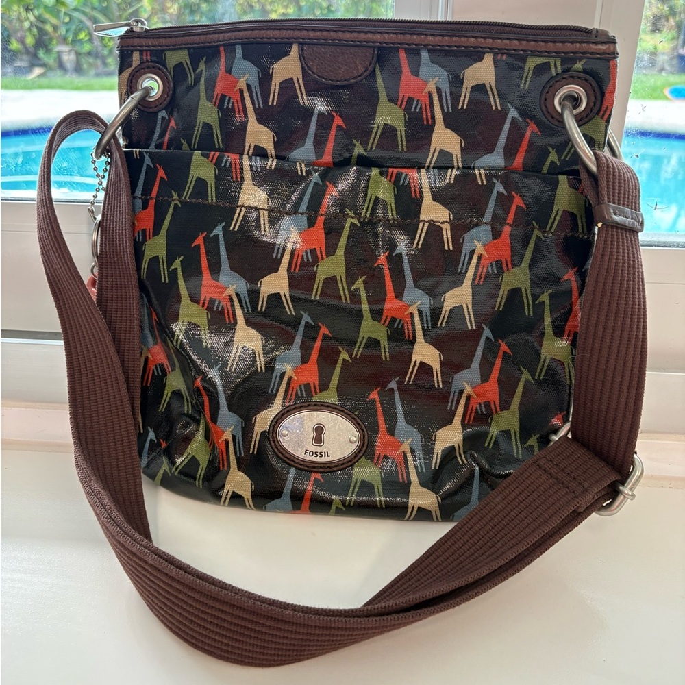 Fossil Key-Per bag, vinyl exterior, giraffe print EUC